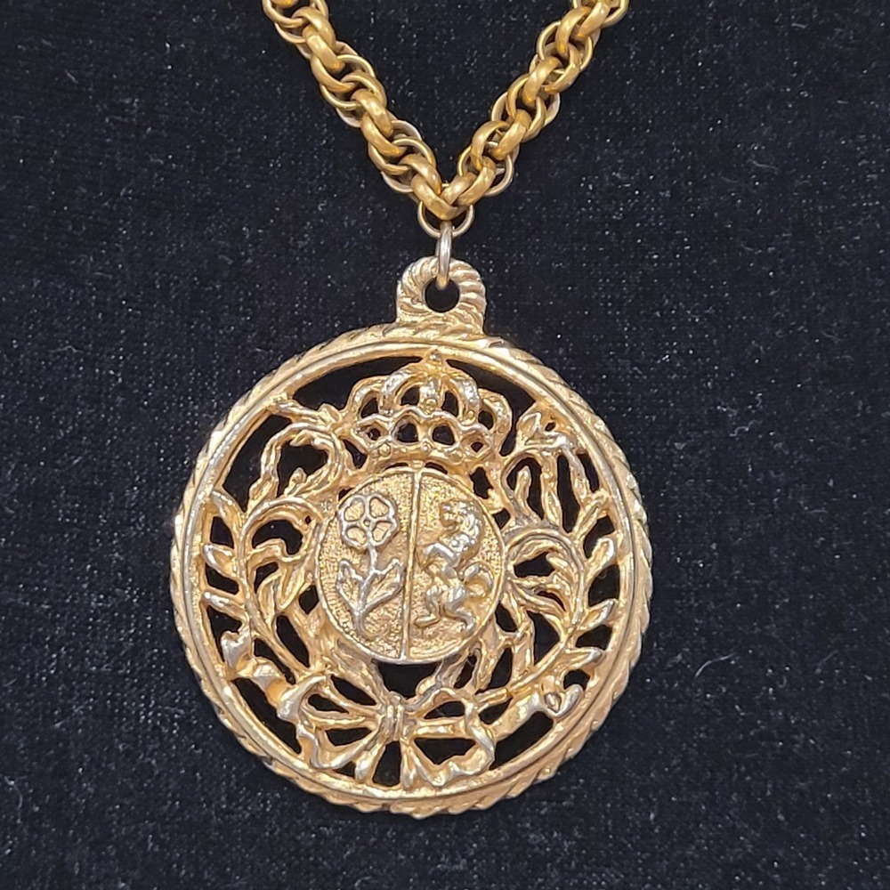 Rare Vintage Coro Gold-Tone Crest Medallion Necklace Rope Chain Statement Piece